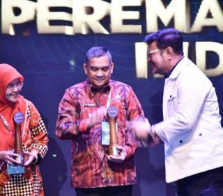 Gubernur Riau Dapat Penghargaan PSR, SPKS: Tak Tepat, Mestinya ke Pemkab!