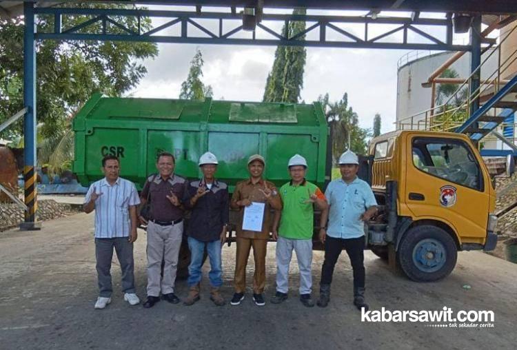 PT DDP Bantu Perbaikan Kontainer Sampah di Mukomuko