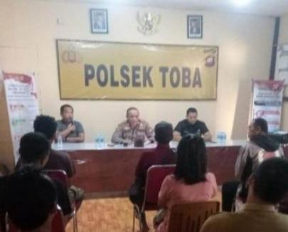 Perusahaan Sawit di Sanggau Sepakat Kasus Pencurian TBS Sawit Diselesaikan Secara Adat