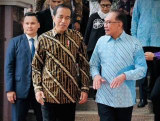 Jokowi Ajak PM Anwar Lawan Diskriminasi Sawit Eropa