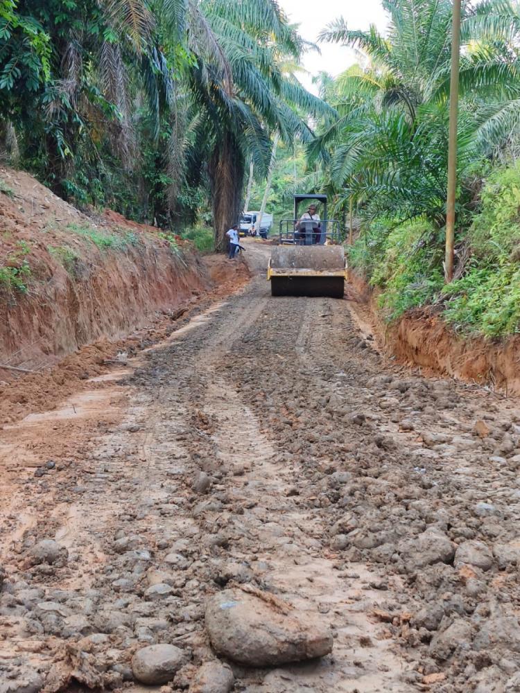 PTPN IV Regional II Bangun Rabat Beton, Mudahkan Akses Tani