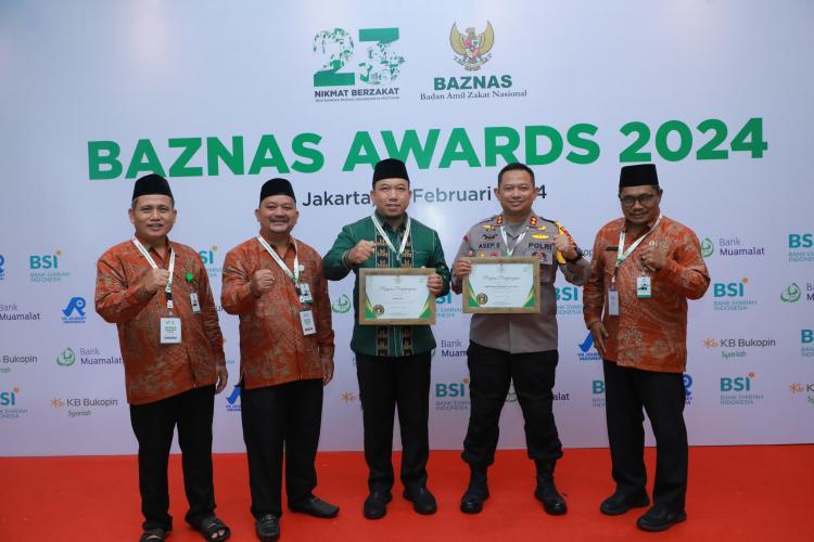 Baznas Berikan Penghargaan Kepada Bupati Siak