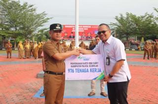 Ratusan Petani Sawit Paluta Terima Jaminan Perlindungan Sosial