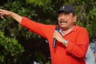 Penyerahan STDB dan Mesin Potong Rumput untuk Petani Sawit